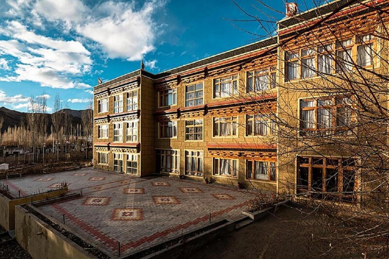 Hotel Alpine Ladakh Leh Kültér fotó