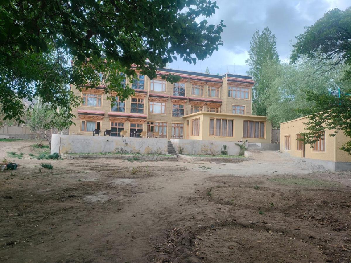 Hotel Alpine Ladakh Leh Kültér fotó