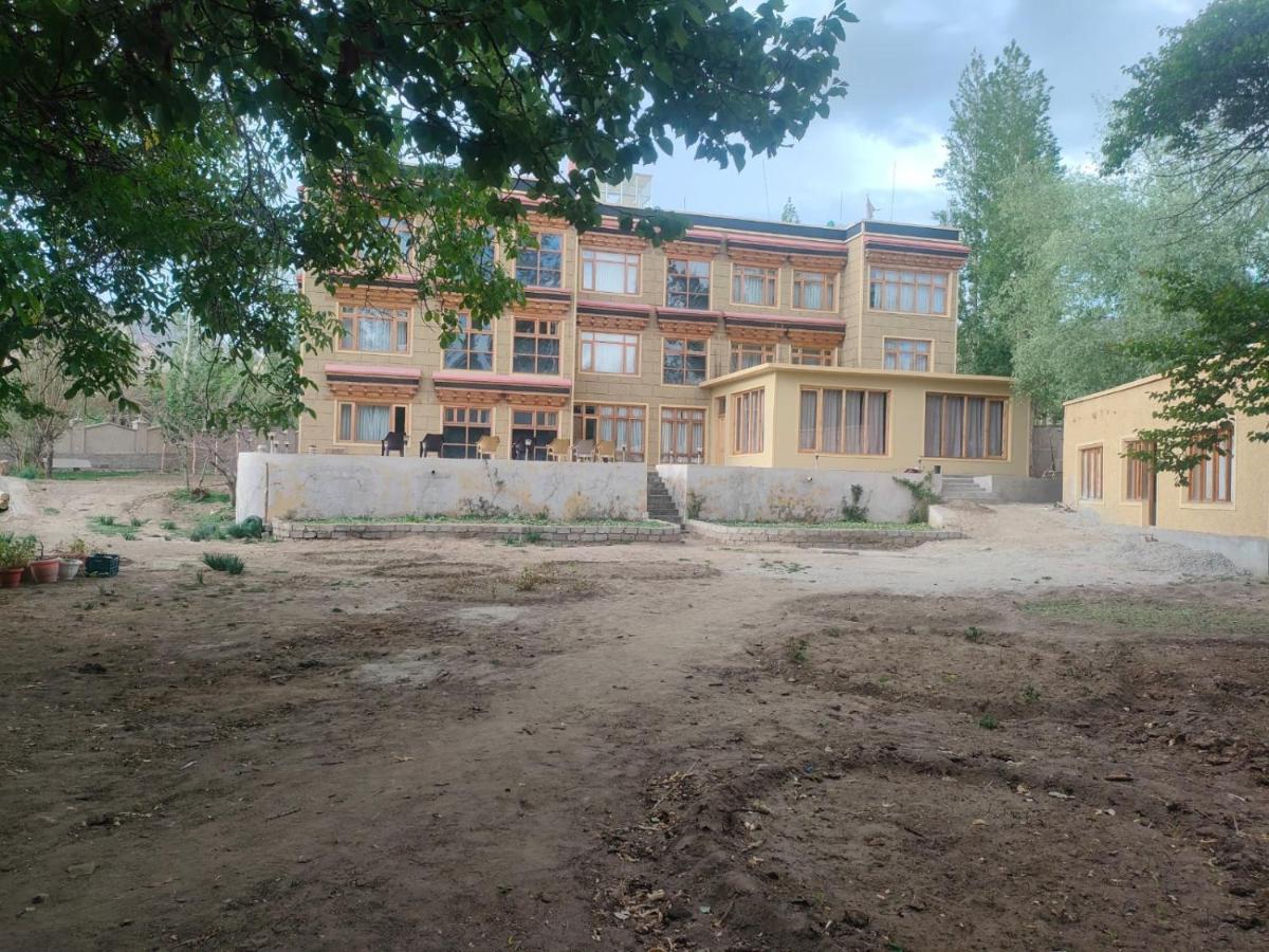 Hotel Alpine Ladakh Leh Kültér fotó