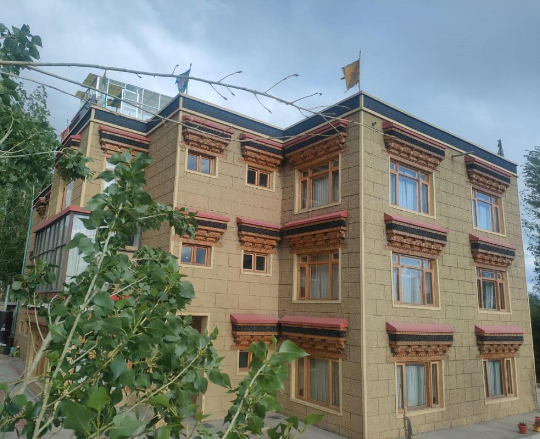 Hotel Alpine Ladakh Leh Kültér fotó