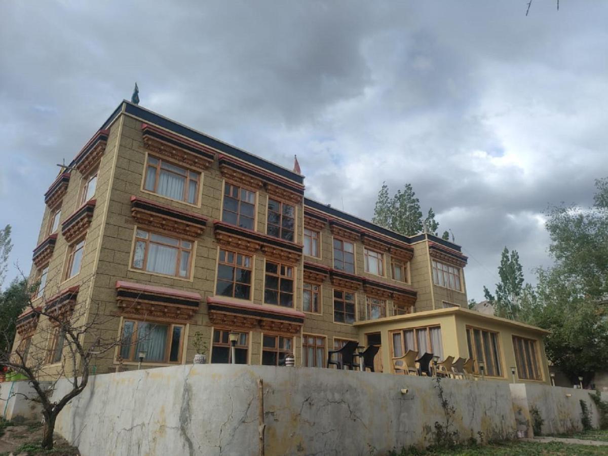 Hotel Alpine Ladakh Leh Kültér fotó