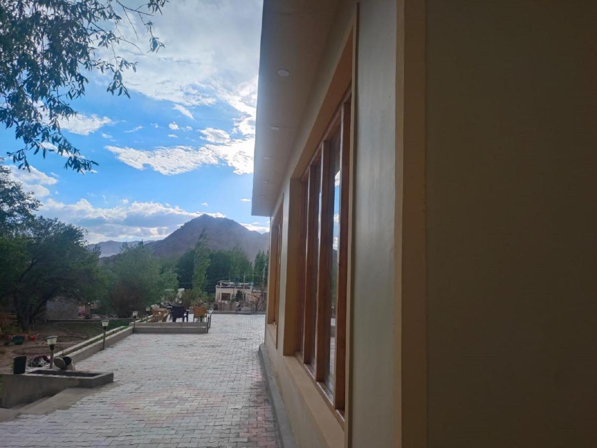 Hotel Alpine Ladakh Leh Kültér fotó