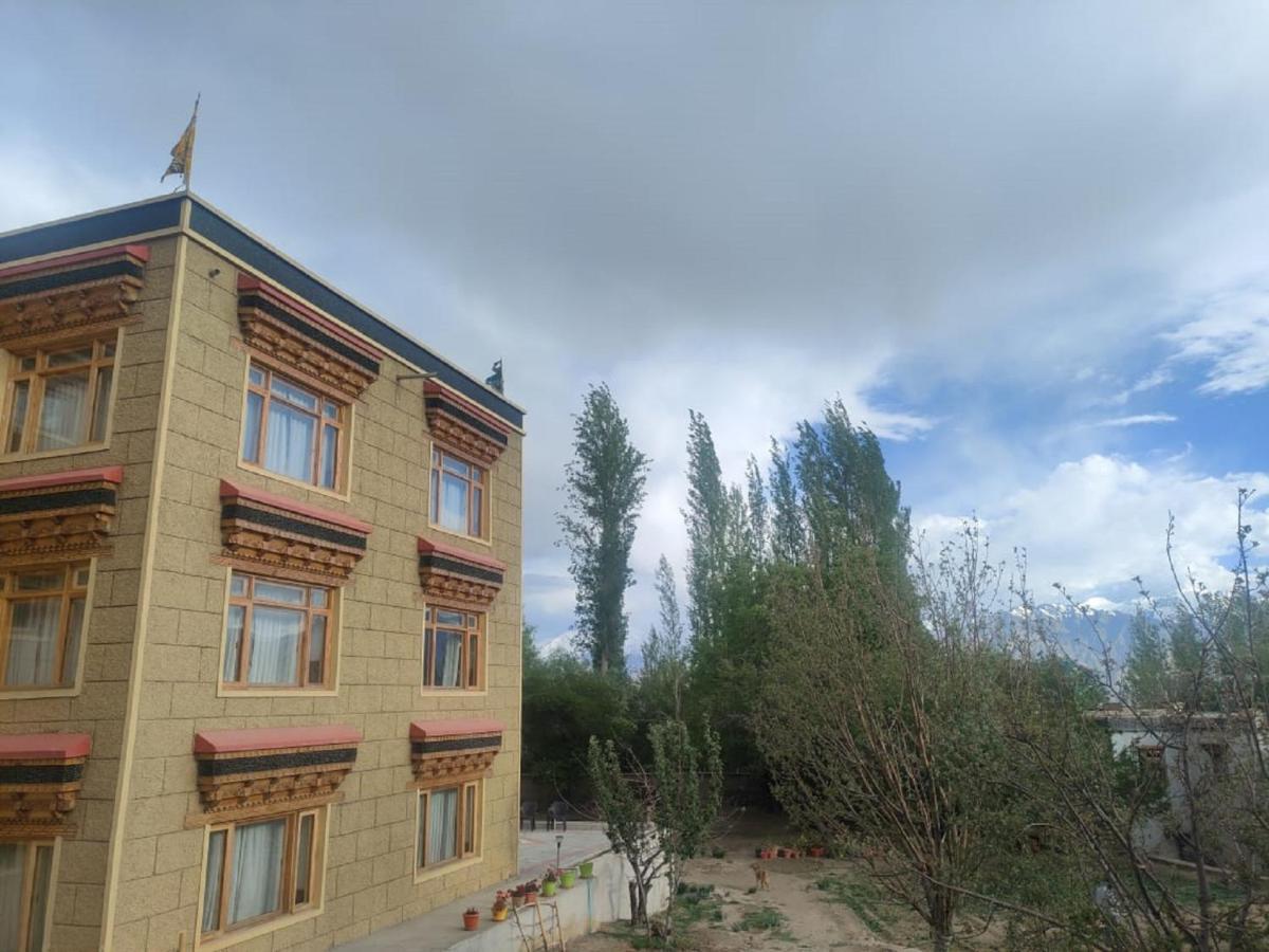 Hotel Alpine Ladakh Leh Kültér fotó
